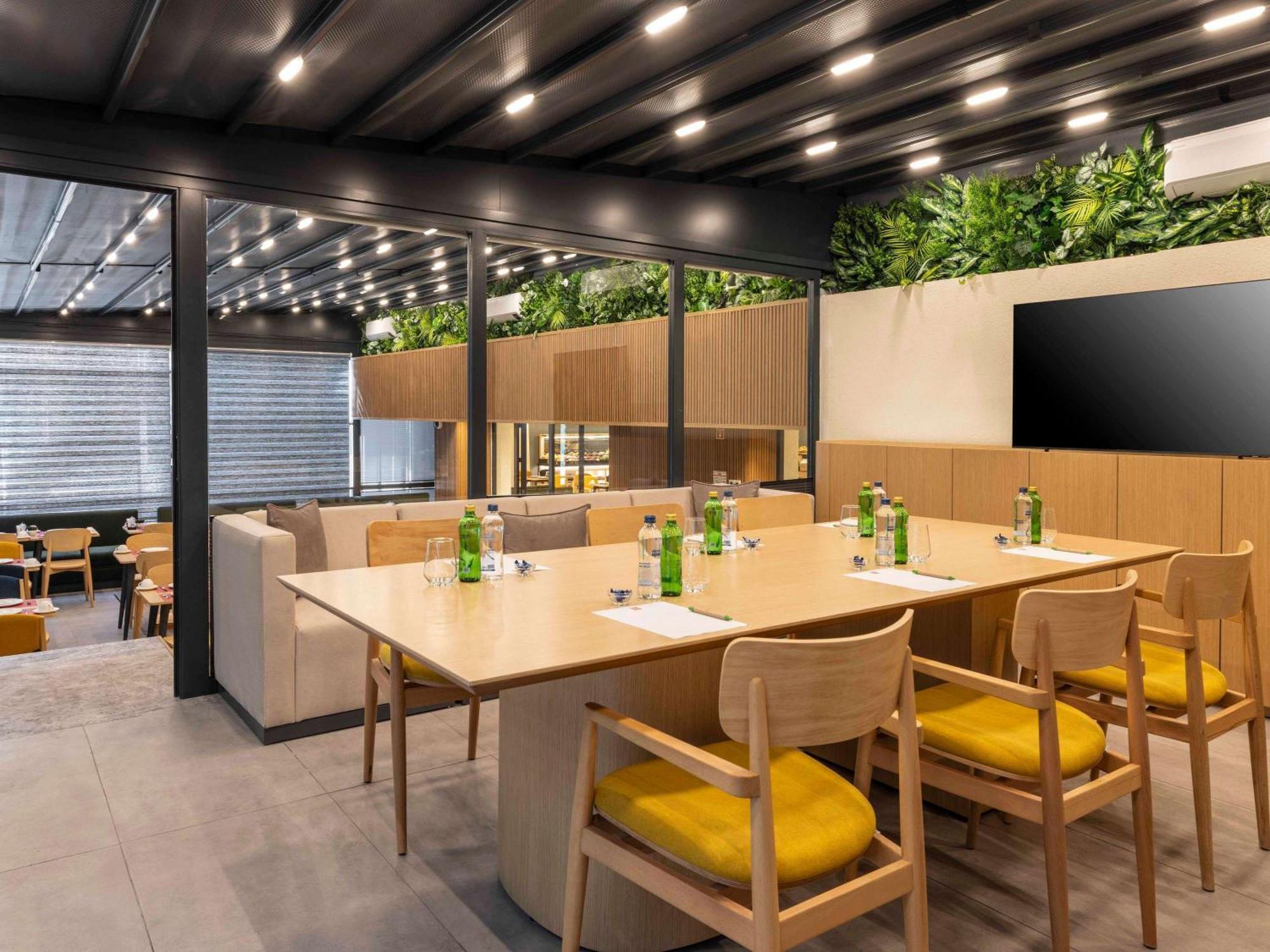 Hotel Ibis Istanbul Sisli Exterior foto